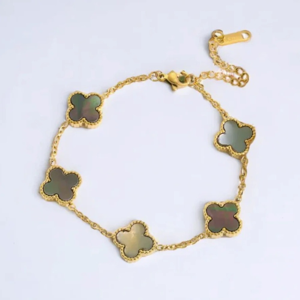 18K Gold Plated Iridescent/ Pearl Gray Clover Bracelet